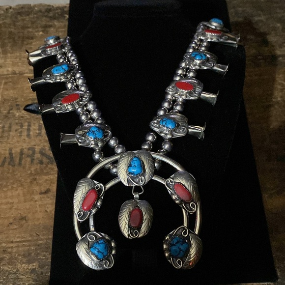 Native American Indian Squash Blossom Necklace. - Picture 5 of 11